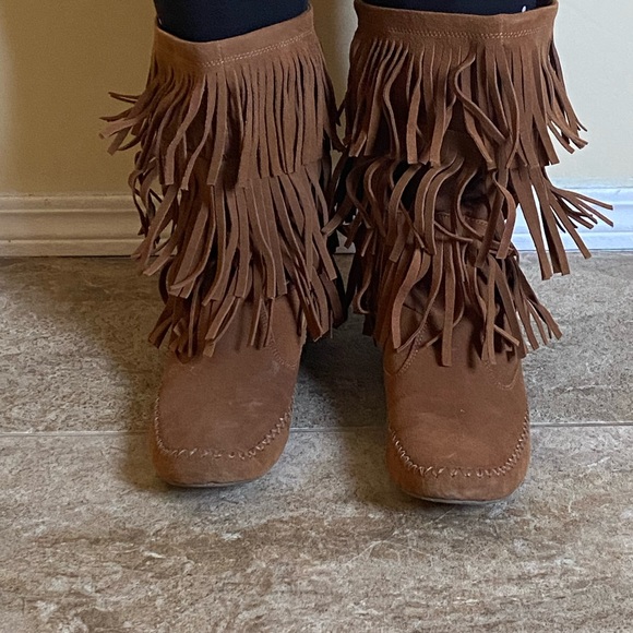 Fashion fringe boots - Picture 3 of 3